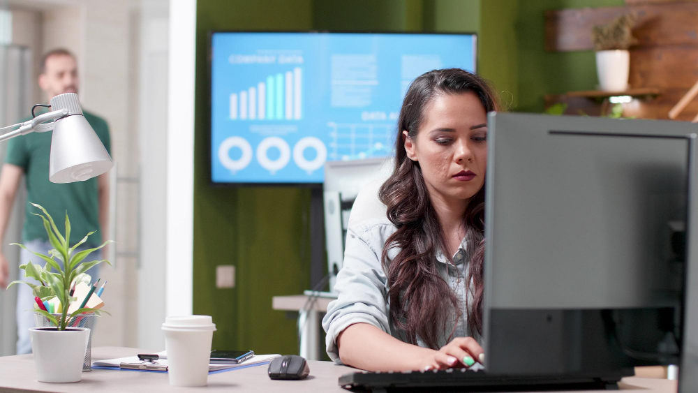 Implementación de CRMs en Equipos Remotos: Estrategias para 2026 crm gestion ventas